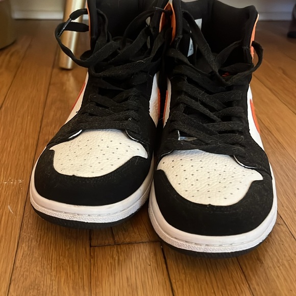 2019
Air Jordan 1 Mid 'Shattered Backboard' - Picture 3 of 3
